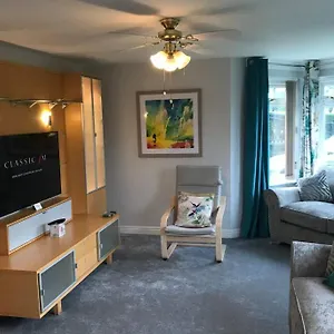 Spacious Luxury 2 Bed Flat With Sauna And Triple Garage Sheffield
